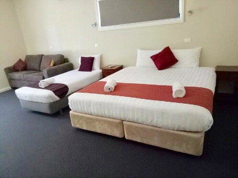 Hillview Farmstay - Accommodation Sunshine Coast 2