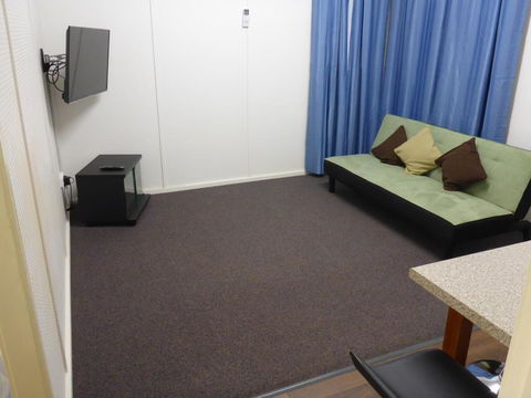 Holiday House Clermont - Accommodation Sunshine Coast 3