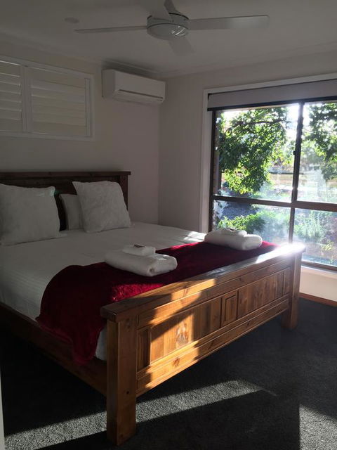 Holly House BnB - Accommodation Sunshine Coast 0