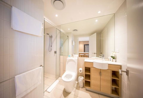 HomePlus Premier Apartments At 2663 Gold Coast Hwy, Broadbeach - Accommodation Sunshine Coast 1