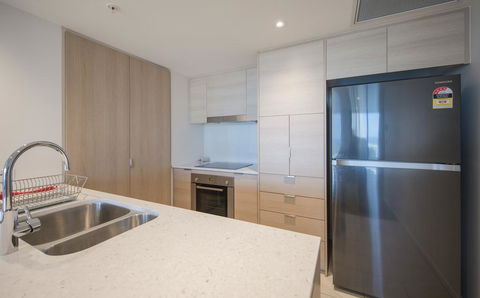 HomePlus Premier Apartments At 2663 Gold Coast Hwy, Broadbeach - Accommodation Sunshine Coast 3