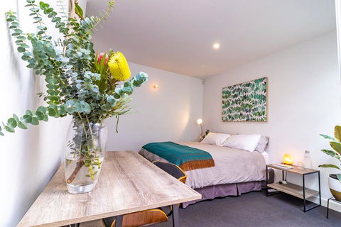 Homestay In The Heart Of Fitzroy - Walk To CBD - Accommodation Sunshine Coast 0