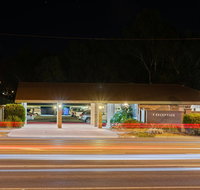 Homestead Motor Inn  Apartments