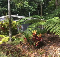Honeybee House - Accommodation Sunshine Coast