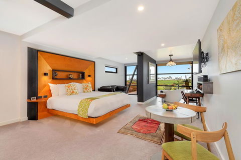 Hotel California Road At Inkwell Wines - Accommodation Sunshine Coast 2