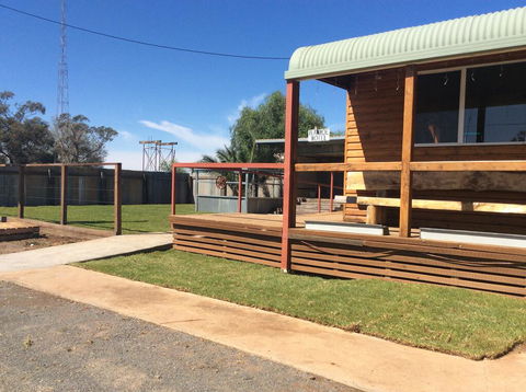 Ivanhoe Hotel Motel - Accommodation Sunshine Coast 3