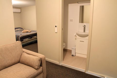 Ivanhoe Hotel Motel - Accommodation Sunshine Coast 2