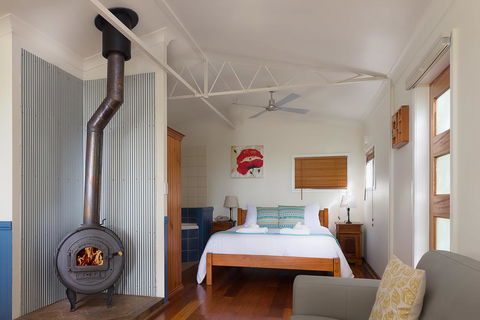 Jacaranda Cottages - Accommodation Sunshine Coast 3
