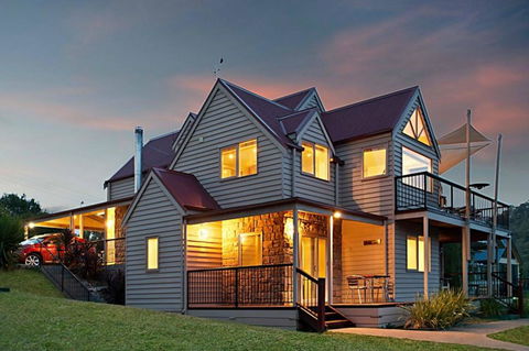 Jarrah Lodge - Accommodation Sunshine Coast 0