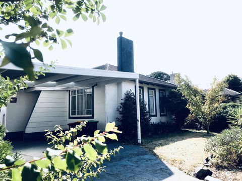 Jesson Crescent Dandenong Cozy House - Accommodation Sunshine Coast 2
