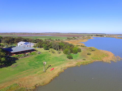 Jury Road - Accommodation Sunshine Coast 2