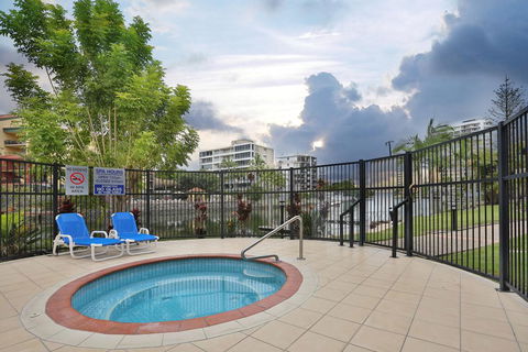 K Resort Surfers Paradise Apartments - Accommodation Sunshine Coast 0