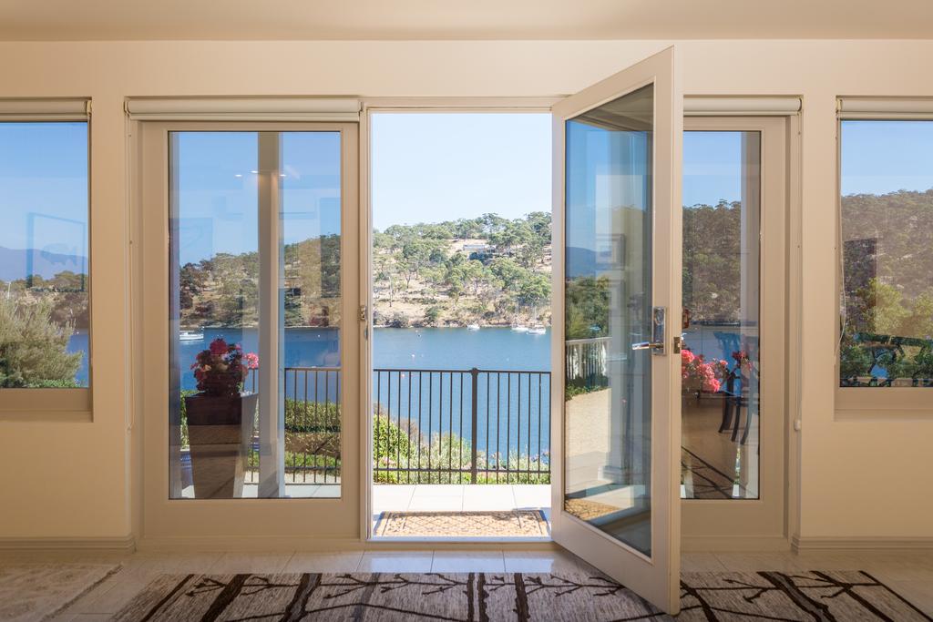 Geilston Bay TAS Accommodation Sunshine Coast