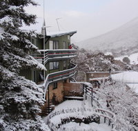 Kasees Apartments  Mountain Lodge - Accommodation Sunshine Coast