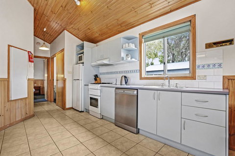 Kendalls Beach Holiday Park - Accommodation Sunshine Coast 2