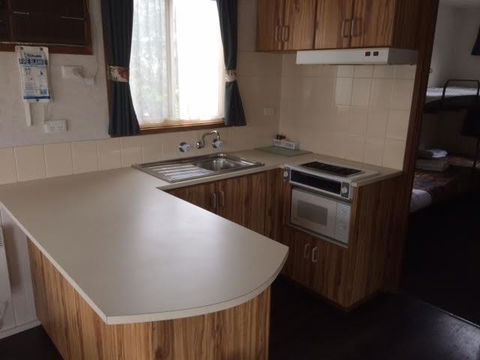 Kerang Cabins - Accommodation Sunshine Coast 2