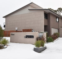Khione 1 - Modern  spacious with views towards Lake Jindabyne  the mountains beyond - Accommodation Sunshine Coast