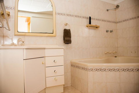 Kimba Travellers' Haven - Accommodation Sunshine Coast 1