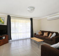 Kingfisher - Pet-Friendly - 10 Mins to Hyams Beach