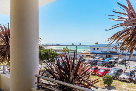 KINGSCLIFF OCEAN FRONT TERRACE 4 - Accommodation Sunshine Coast 1