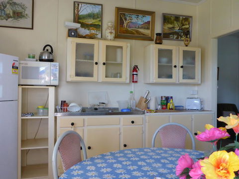 Kitches Cabin - Accommodation Sunshine Coast 2