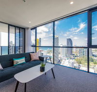 KOZYGURU BROADBEACH AMAZING VIEW 2 BED APT  FREE PARKING WALK TO BEACH QBR004 - Accommodation Sunshine Coast