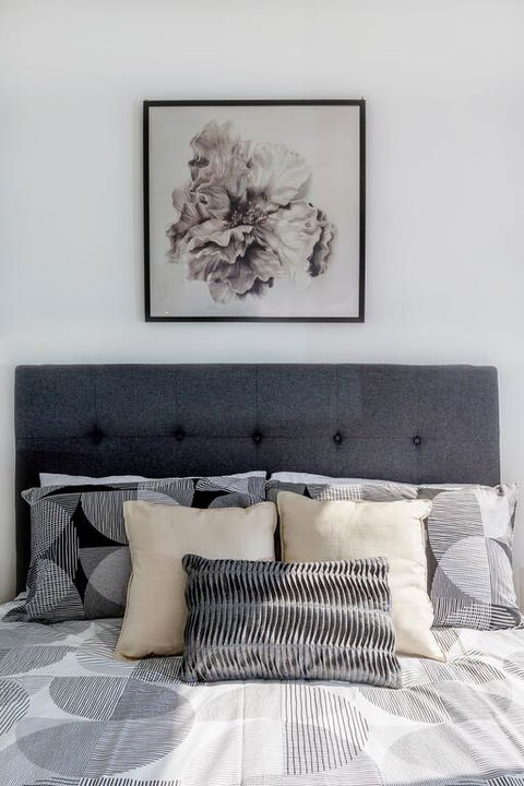 KOZYGURU FORTITUDE VALLEY AMAZING VIEW 2BED APT + FREE PARKING QFV010 - Accommodation Sunshine Coast 3