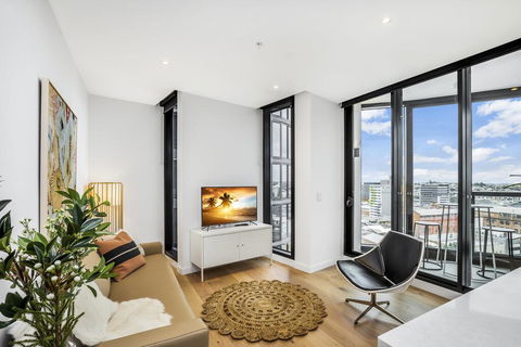 KOZYGURU FORTITUDE VALLEY DESIGNER GRADE 2 BED APT FREE PARKING QFV179-1401 - Accommodation Sunshine Coast 3