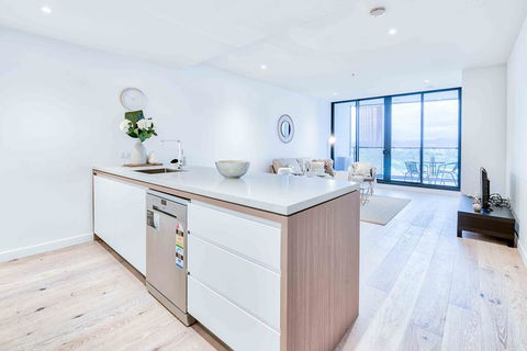 KOZYGURU FORTITUDE VALLEY HIGH LEVEL 2 BED APT + FREE PARKING QFV179-2612 - Accommodation Sunshine Coast 1