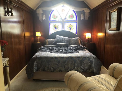 Krinklewood Cottage & Train Carriages - Accommodation Sunshine Coast 0