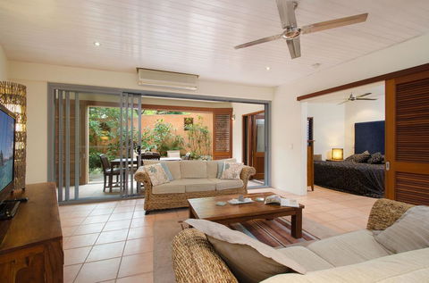 L'Auberge @ Noosa - Accommodation Sunshine Coast 1