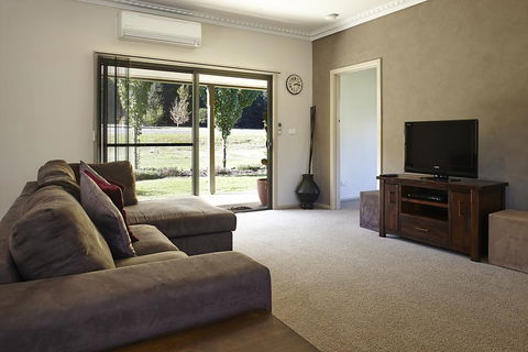 La Casa - Accommodation Sunshine Coast 0
