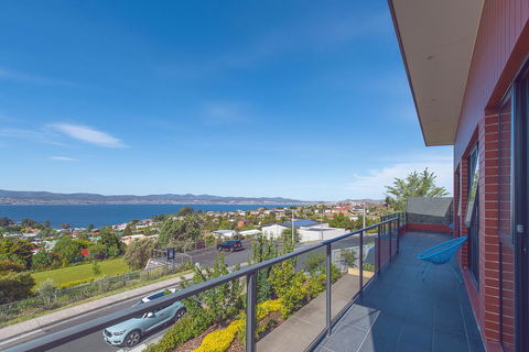 La Vie Luxury Bay View - Accommodation Sunshine Coast 1