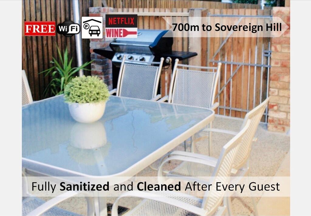 Canadian VIC Accommodation Sunshine Coast