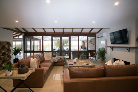 Lake House 61 Mulwala - Accommodation Sunshine Coast 1