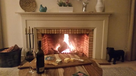 Lake House Benalla - Accommodation Sunshine Coast 0