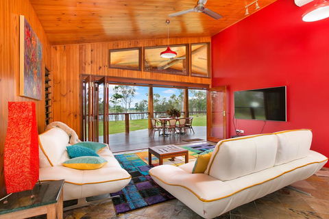 Lake Tinaroo Waterfrontage - Accommodation Sunshine Coast 0