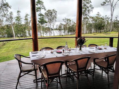 Lake Tinaroo Waterfrontage - Accommodation Sunshine Coast 1