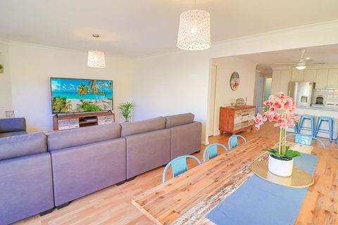 Lakelandia - Accommodation Sunshine Coast 0