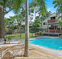 Lakeside Beach House - Hostie Properties - Accommodation Sunshine Coast