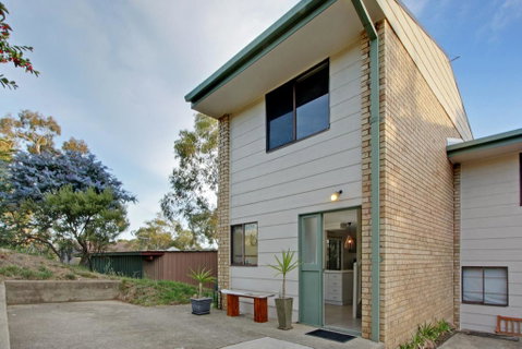 Lakeside Townhouse - Accommodation Sunshine Coast 0