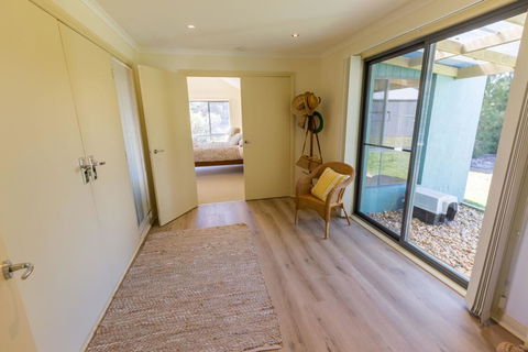 Lakeview - Waterviews On Newlands Arm - Accommodation Sunshine Coast 3