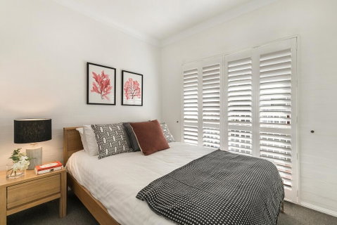 Large And Airy Unit In Quiet Riverside Suburb - Accommodation Sunshine Coast 2