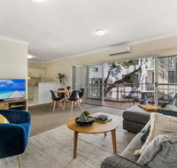 Large and Airy Unit in Quiet Riverside Suburb - Accommodation Sunshine Coast
