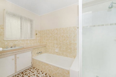 Large Family Waterfront Home With Room For A Boat - Welsby Pde, Bongaree - Accommodation Sunshine Coast 1