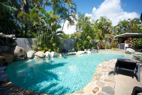 Lazy Lizard Motor Inn - Accommodation Sunshine Coast 1