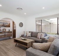 Le Maison 77 Horace St - stunning house with ducted air WIFI and Linen provided - Accommodation Sunshine Coast