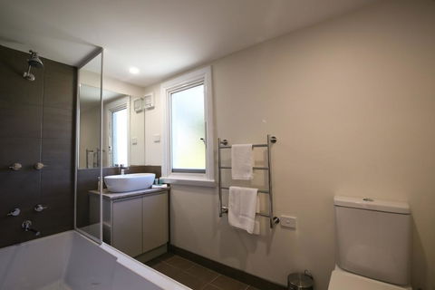 Leichhardt Cottages - Accommodation Sunshine Coast 3