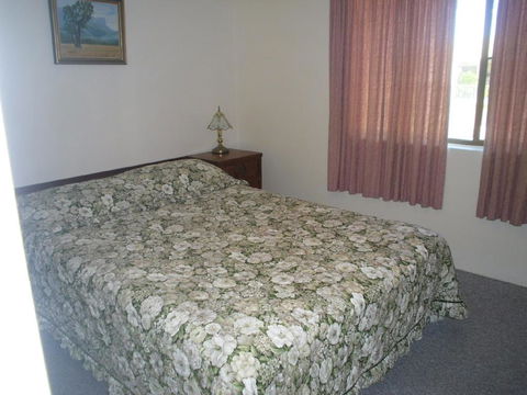 Light, Airy 1st Floor Unit - Marbrin Close, Bellara - Accommodation Sunshine Coast 2