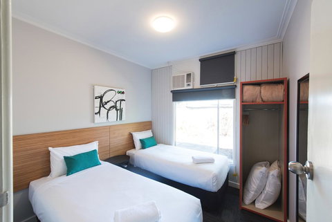Links Hotel - Accommodation Sunshine Coast 0